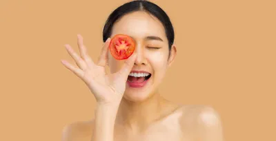 tomato for glowing skin  चेहरे पर चमक के लिए लगाएं टमाटर