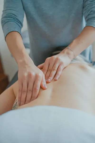 back pain  causes  symptoms  and treatment  कमर दर्द का कारण  लक्षण और इलाज