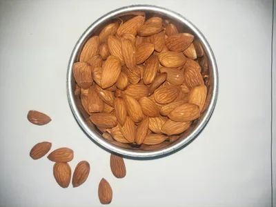 almonds benefits  बादाम के फायदे और खाने का सही तरीका